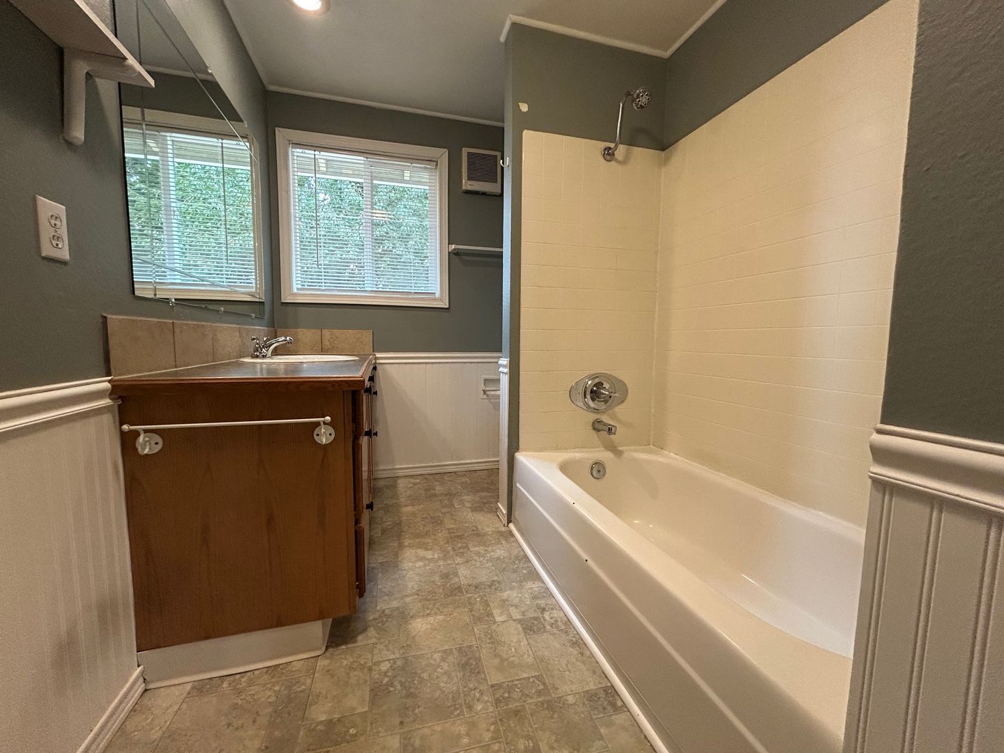 509-511 SE 110th Ave - Vancouver - Washington - 2 bed, 1 bath rental property