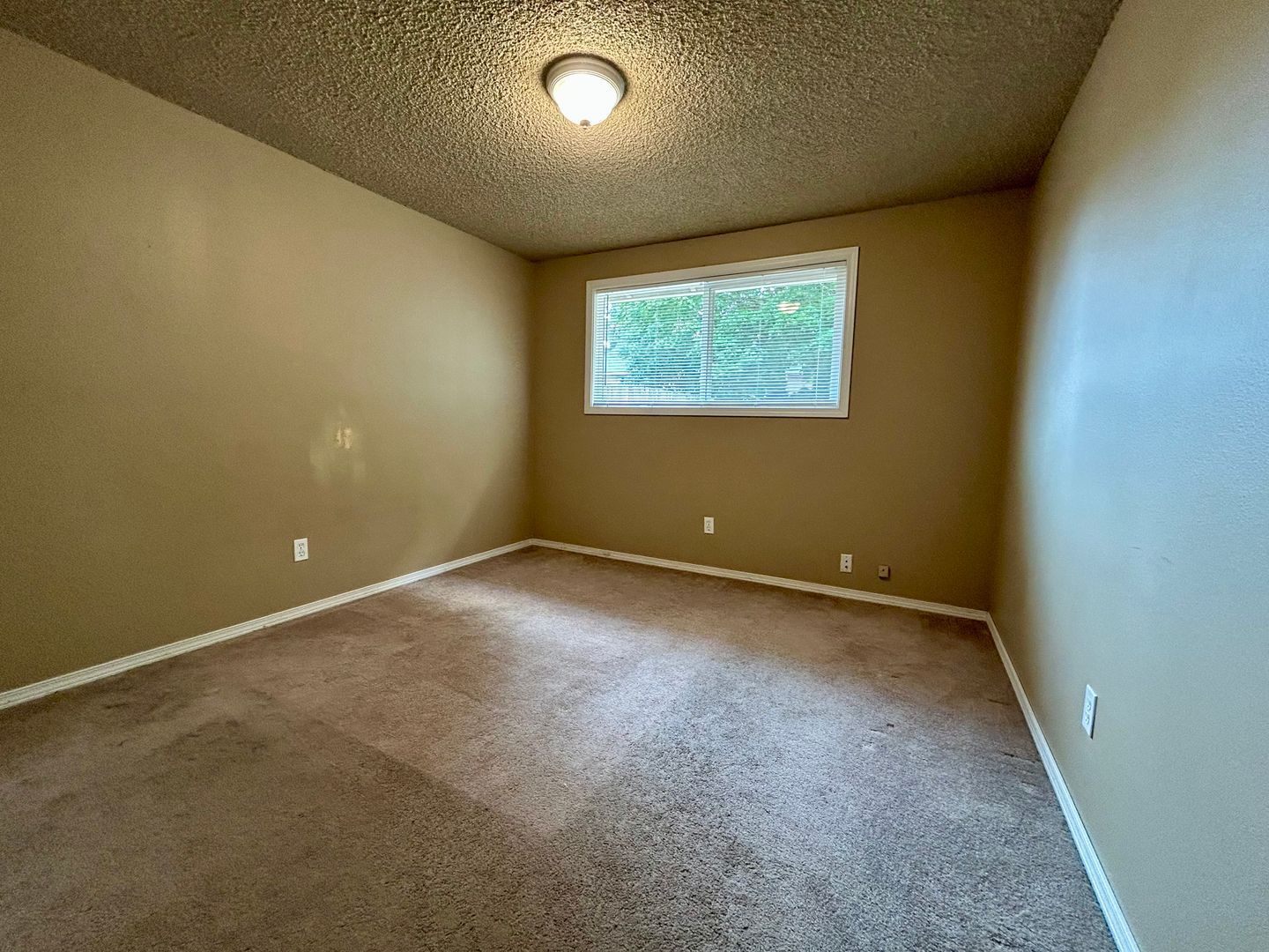 509-511 SE 110th Ave - Vancouver - Washington - 2 bed, 1 bath rental property