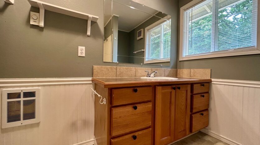 509-511 SE 110th Ave - Vancouver - Washington - 2 bed, 1 bath rental property