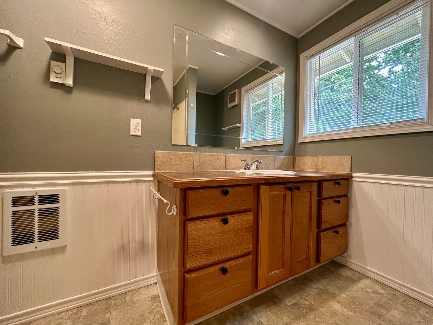 509-511 SE 110th Ave - Vancouver - Washington - 2 bed, 1 bath rental property