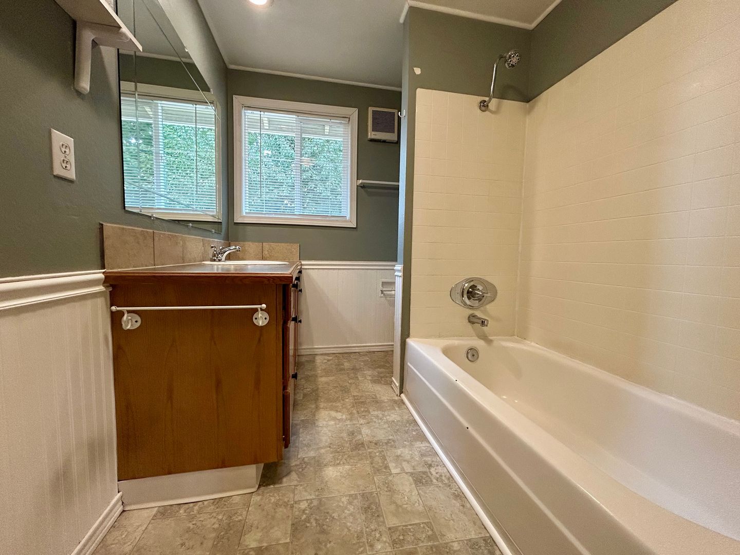 509-511 SE 110th Ave - Vancouver - Washington - 2 bed, 1 bath rental property