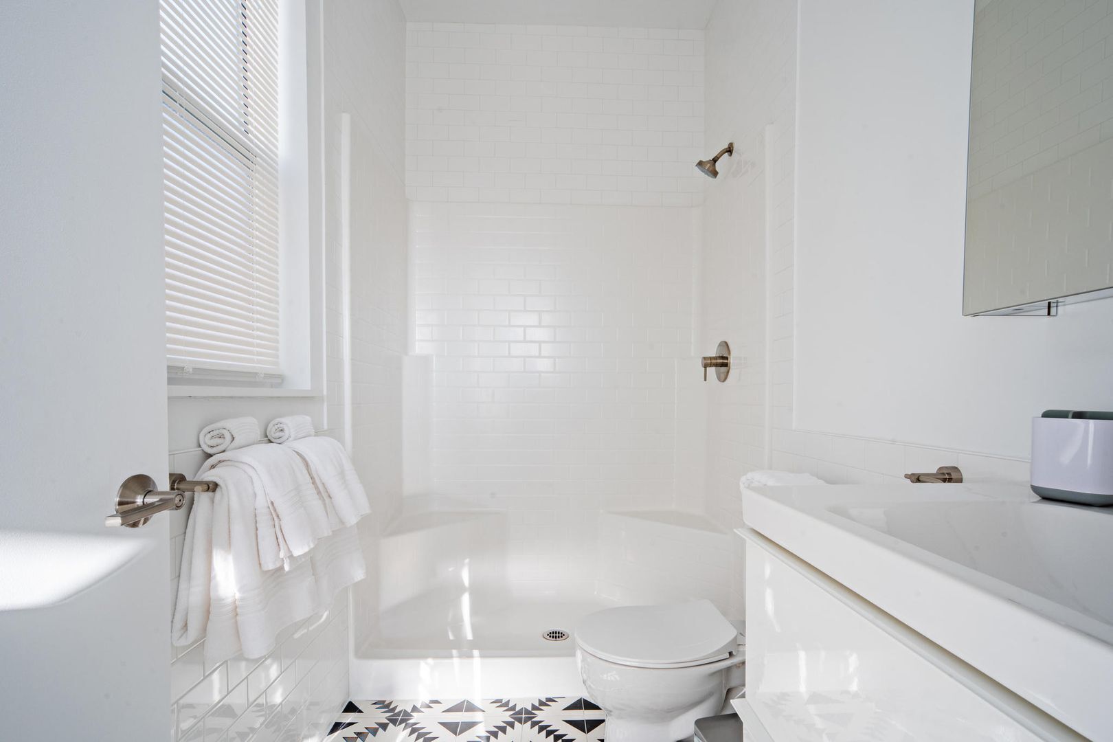 5304 San Pablo Ave APT B - Oakland - California - 2 bed, 2.5 bath rental property