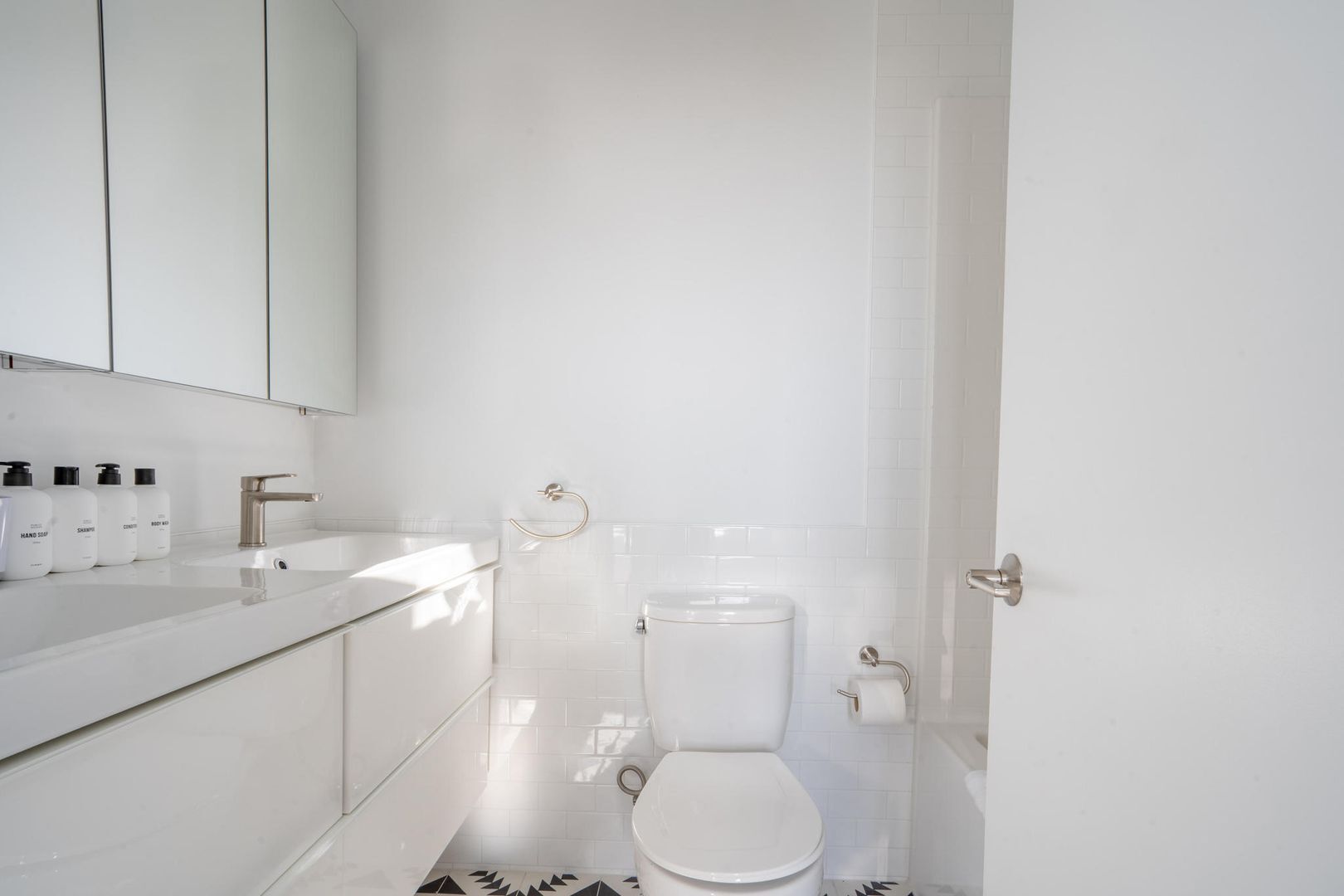 5304 San Pablo Ave APT B - Oakland - California - 2 bed, 2.5 bath rental property