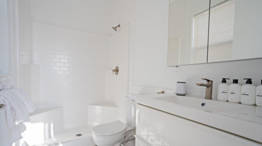 5304 San Pablo Ave APT B - Oakland - California - 2 bed, 2.5 bath rental property