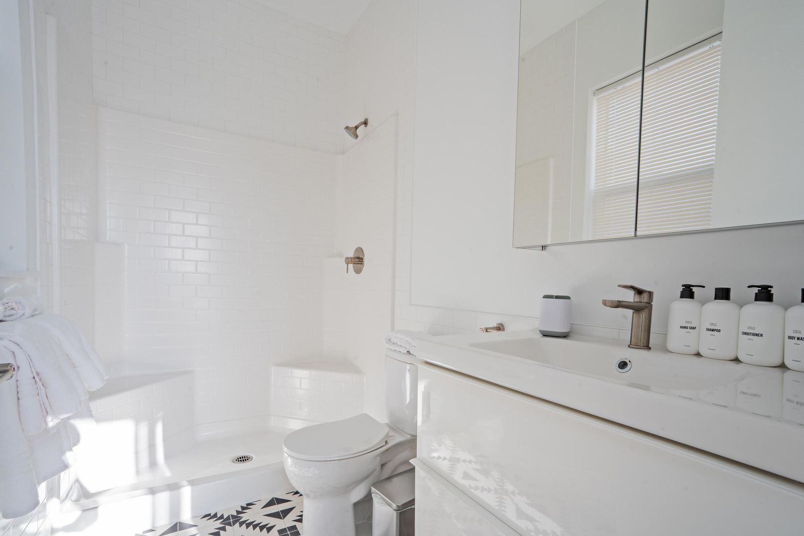 5304 San Pablo Ave APT B - Oakland - California - 2 bed, 2.5 bath rental property