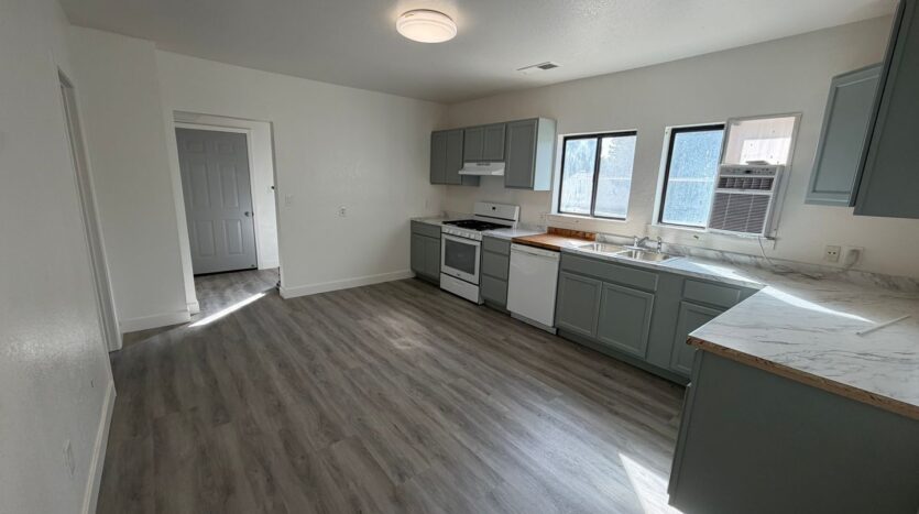 535 N Harbor Blvd  - West Sacramento - California - 3 bed, 2 bath rental property