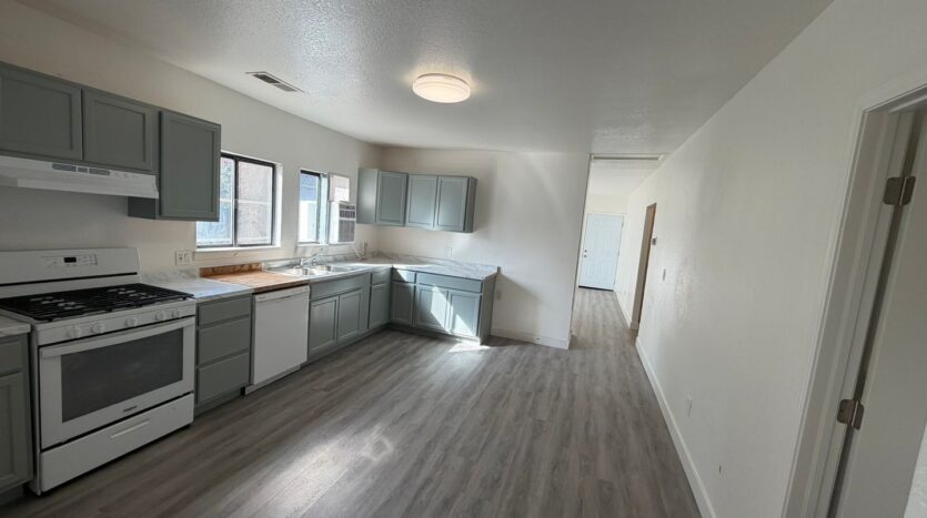 535 N Harbor Blvd  - West Sacramento - California - 3 bed, 2 bath rental property