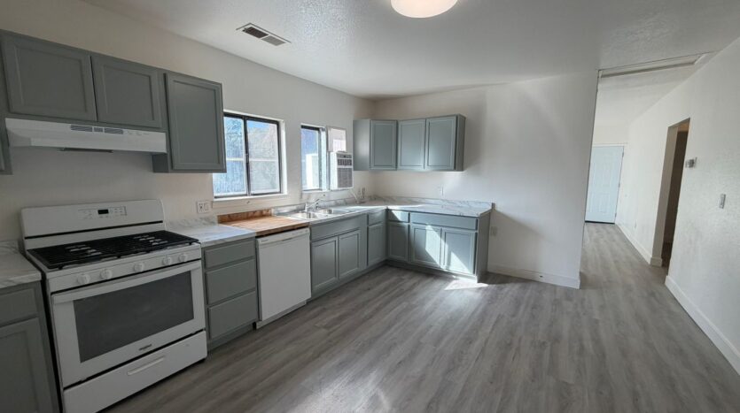 535 N Harbor Blvd  - West Sacramento - California - 3 bed, 2 bath rental property