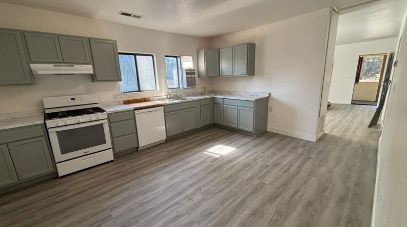 535 N Harbor Blvd  - West Sacramento - California - 3 bed, 1 bath rental property
