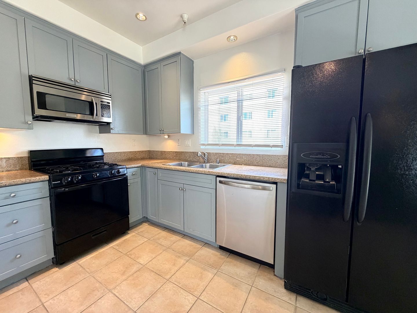 5625 Farmdale, #1 - Los Angeles - California - 3 bed, 2.5 bath rental property