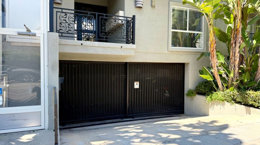 5625 Farmdale, #1 - Los Angeles - California - 3 bed, 2.5 bath rental property