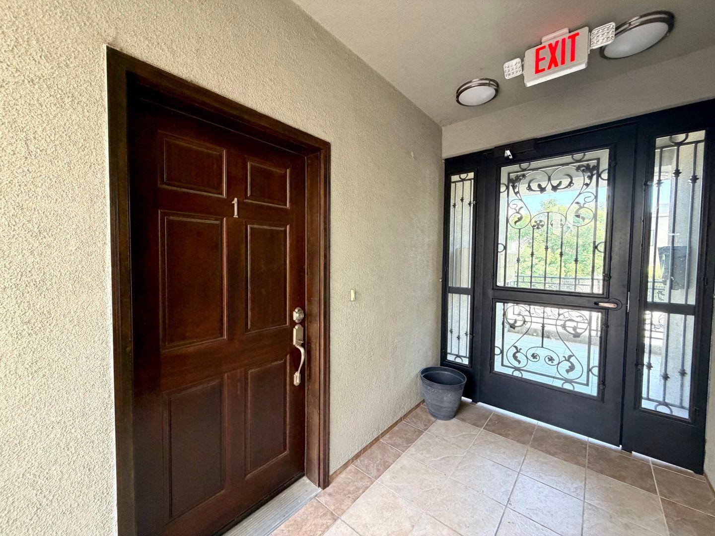 5625 Farmdale, #1 - Los Angeles - California - 3 bed, 2.5 bath rental property