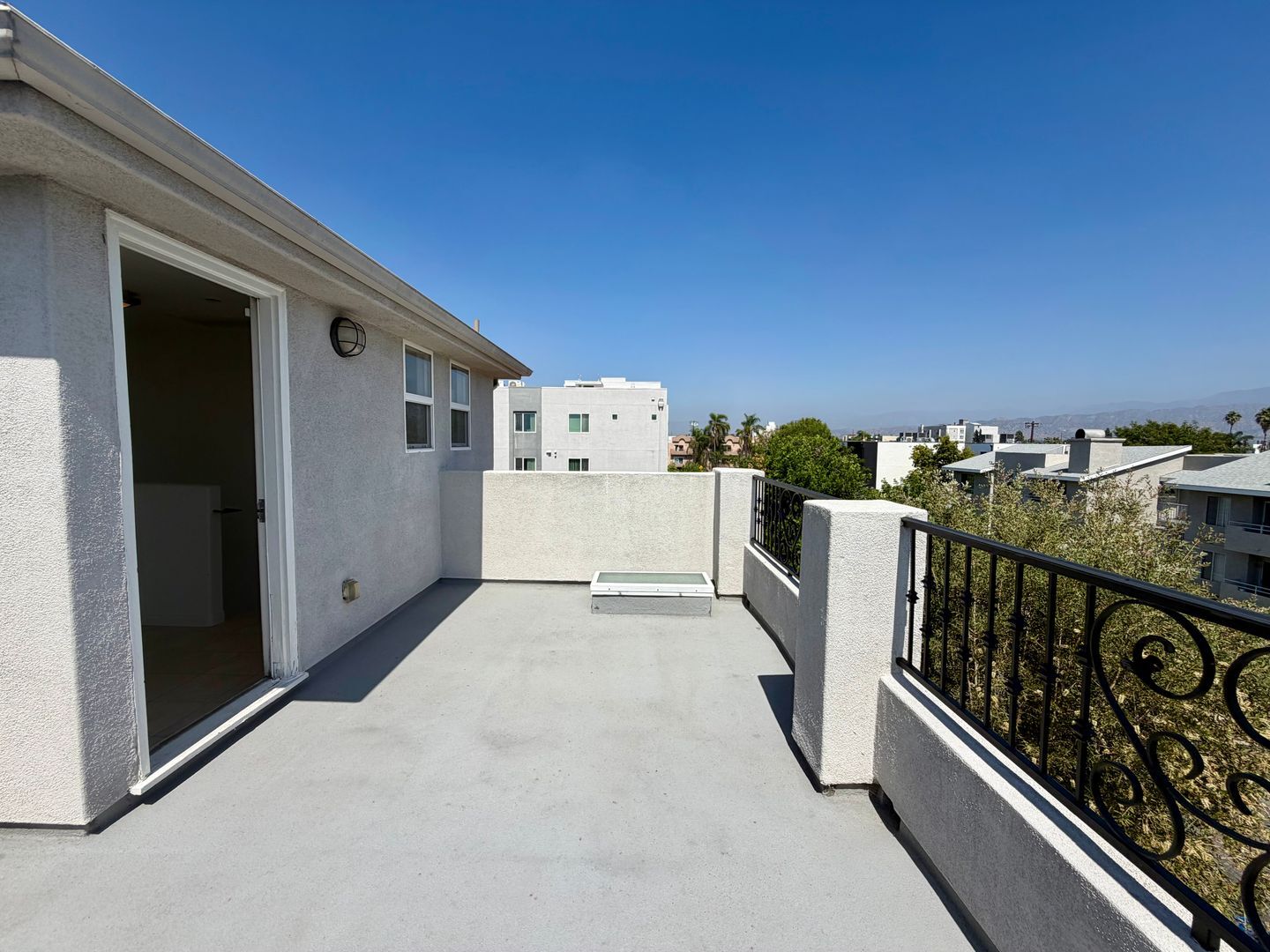 5625 Farmdale, #1 - Los Angeles - California - 3 bed, 2.5 bath rental property