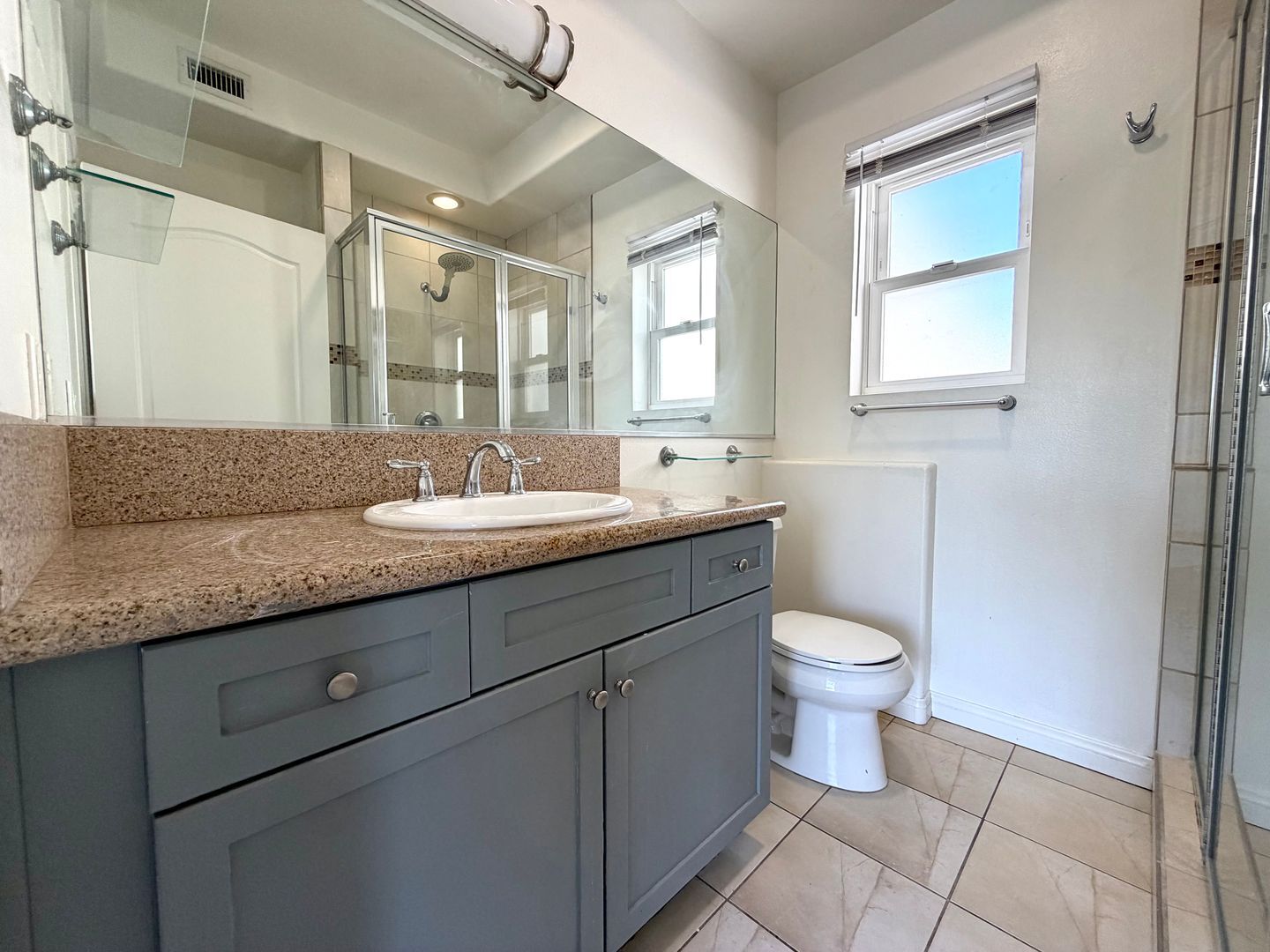 5625 Farmdale, #1 - Los Angeles - California - 3 bed, 2.5 bath rental property