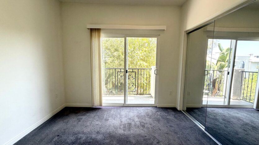5625 Farmdale, #1 - Los Angeles - California - 3 bed, 2.5 bath rental property