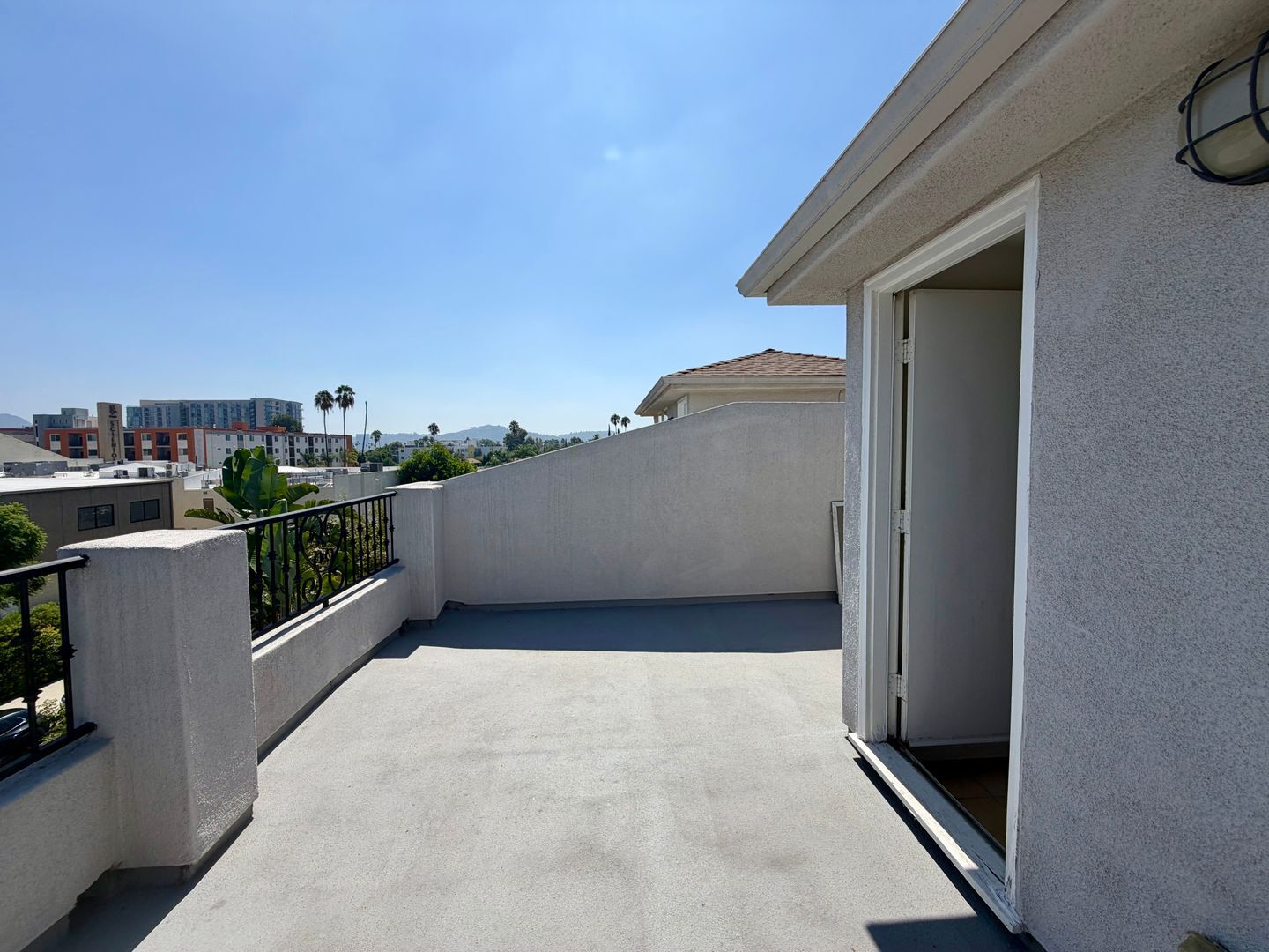 5625 Farmdale, #1 - Los Angeles - California - 3 bed, 2.5 bath rental property