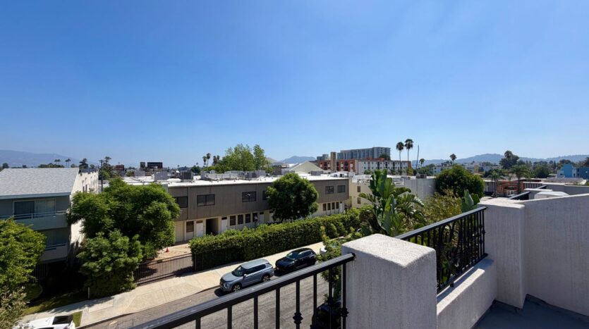 5625 Farmdale, #1 - Los Angeles - California - 3 bed, 2.5 bath rental property