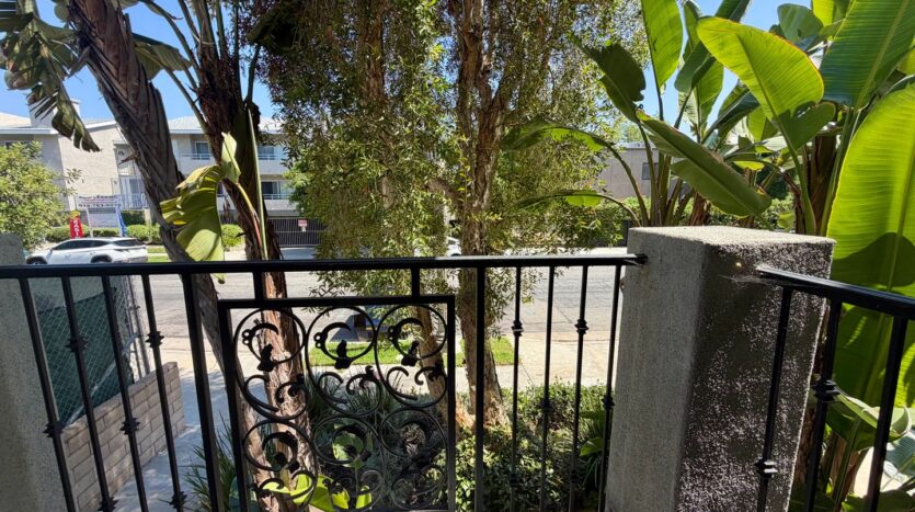 5625 Farmdale, #1 - Los Angeles - California - 3 bed, 2.5 bath rental property
