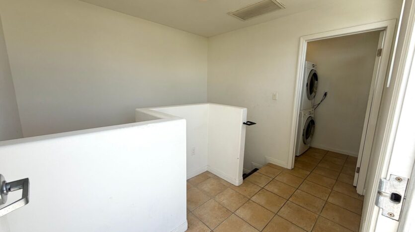 5625 Farmdale, #1 - Los Angeles - California - 3 bed, 2.5 bath rental property