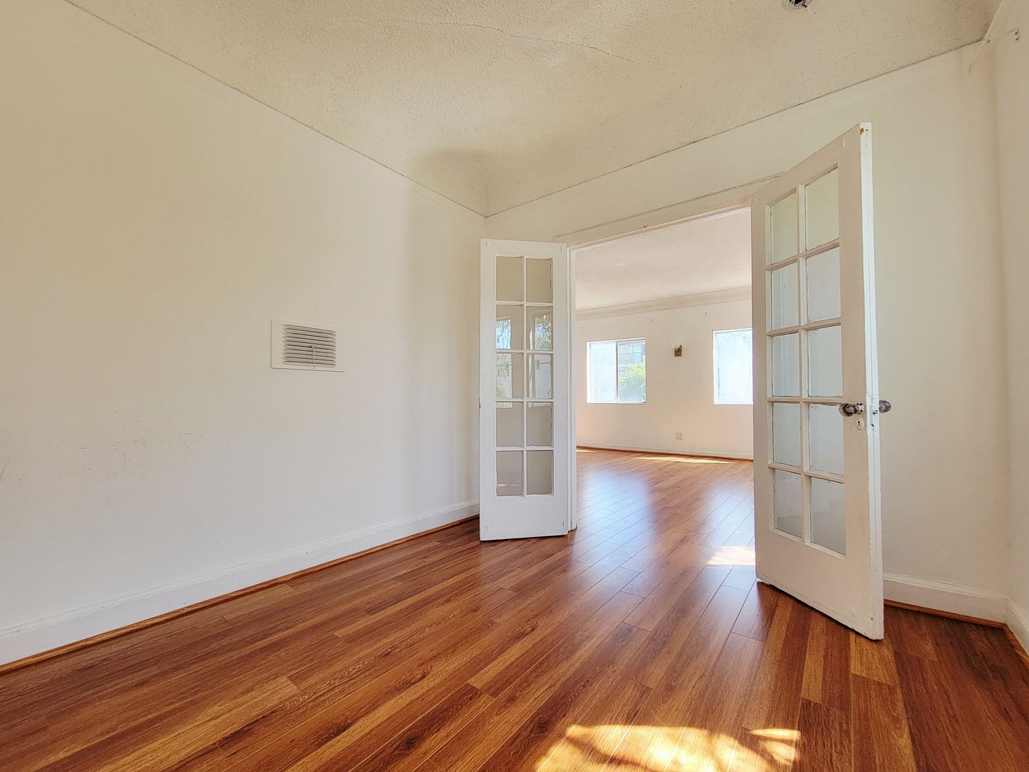 5671-5677 La Mirada Ave. - Los Angeles - California - 1 bed, 1 bath rental property