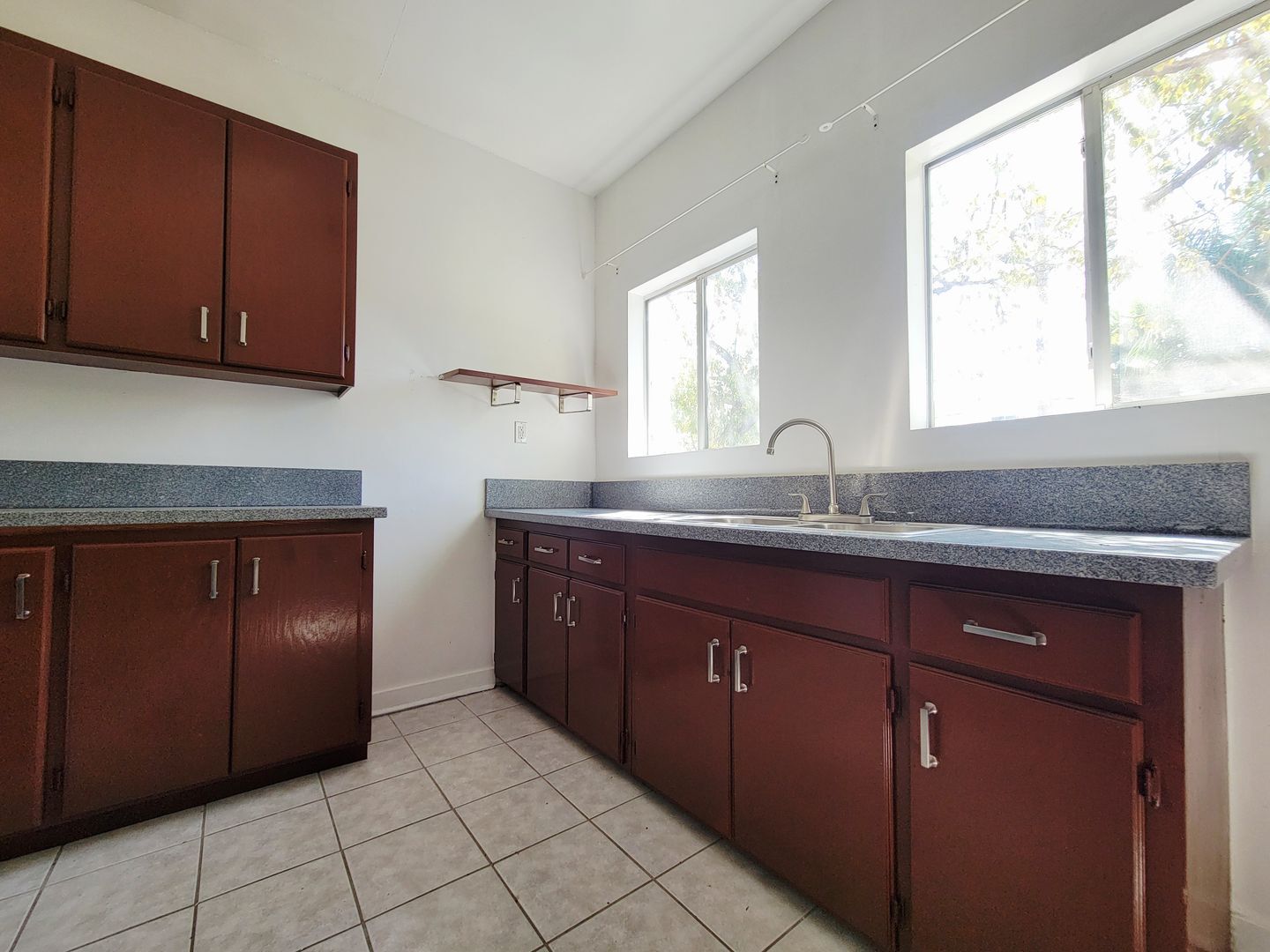 5671-5677 La Mirada Ave. - Los Angeles - California - 1 bed, 1 bath rental property