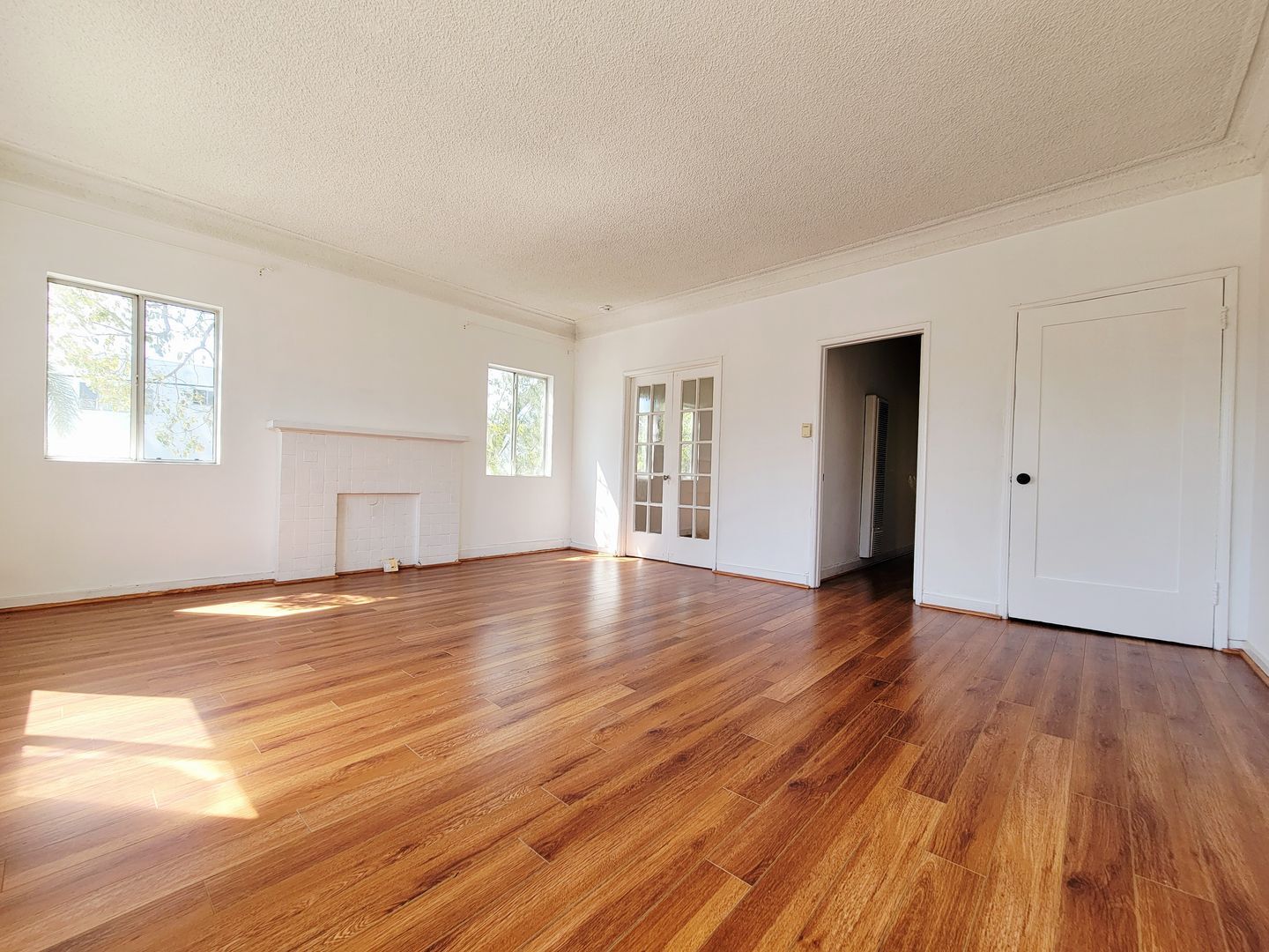 5671-5677 La Mirada Ave. - Los Angeles - California - 1 bed, 1 bath rental property