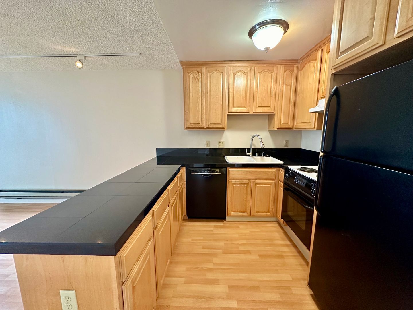 6 Commodore Drive #226 - Emeryville - California - 1 bed, 1 bath rental property