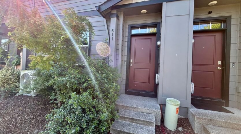 611 NE 72nd St - Vancouver - Washington - 3 bed, 2.5 bath rental property