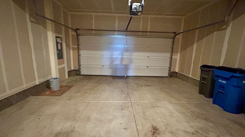 611 NE 72nd St - Vancouver - Washington - 3 bed, 2.5 bath rental property