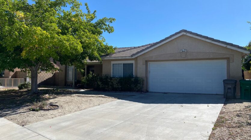 6124 Malaga Ct. - Palmdale - California - 4 bed, 2 bath rental property