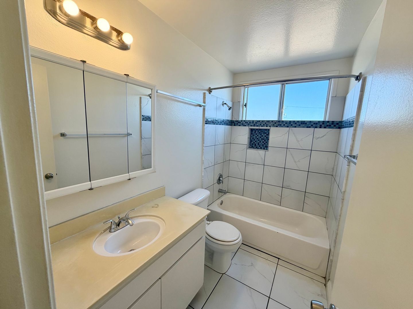621 20th St. - Unit C - Huntington Beach - California - 2 bed, 1.5 bath rental property