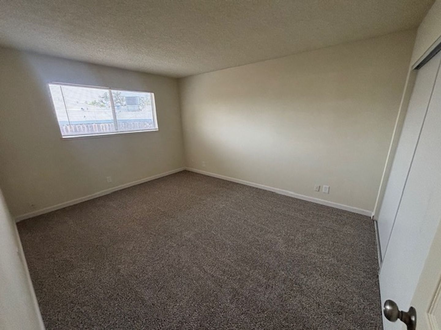 6812 -6814 Barbara Lee Cir - Sacramento - California - 2 bed, 1 bath rental property