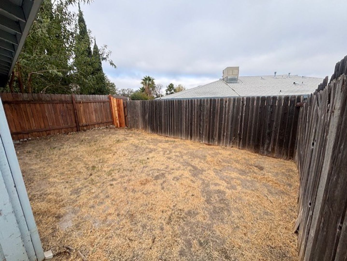 6812 -6814 Barbara Lee Cir - Sacramento - California - 2 bed, 1 bath rental property