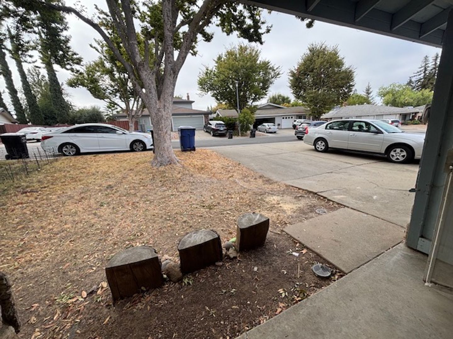 6812 -6814 Barbara Lee Cir - Sacramento - California - 2 bed, 1 bath rental property