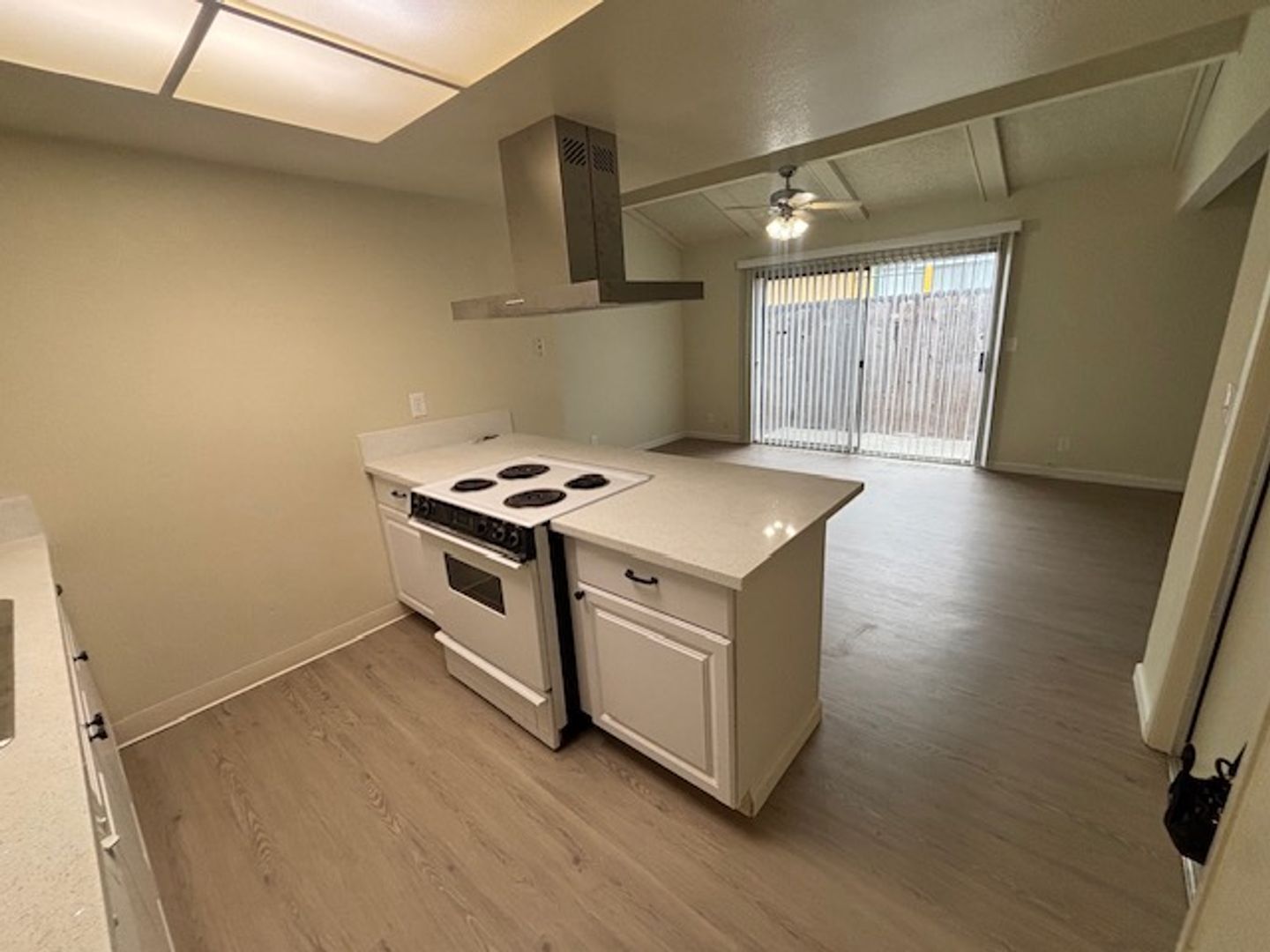 6812 -6814 Barbara Lee Cir - Sacramento - California - 2 bed, 1 bath rental property