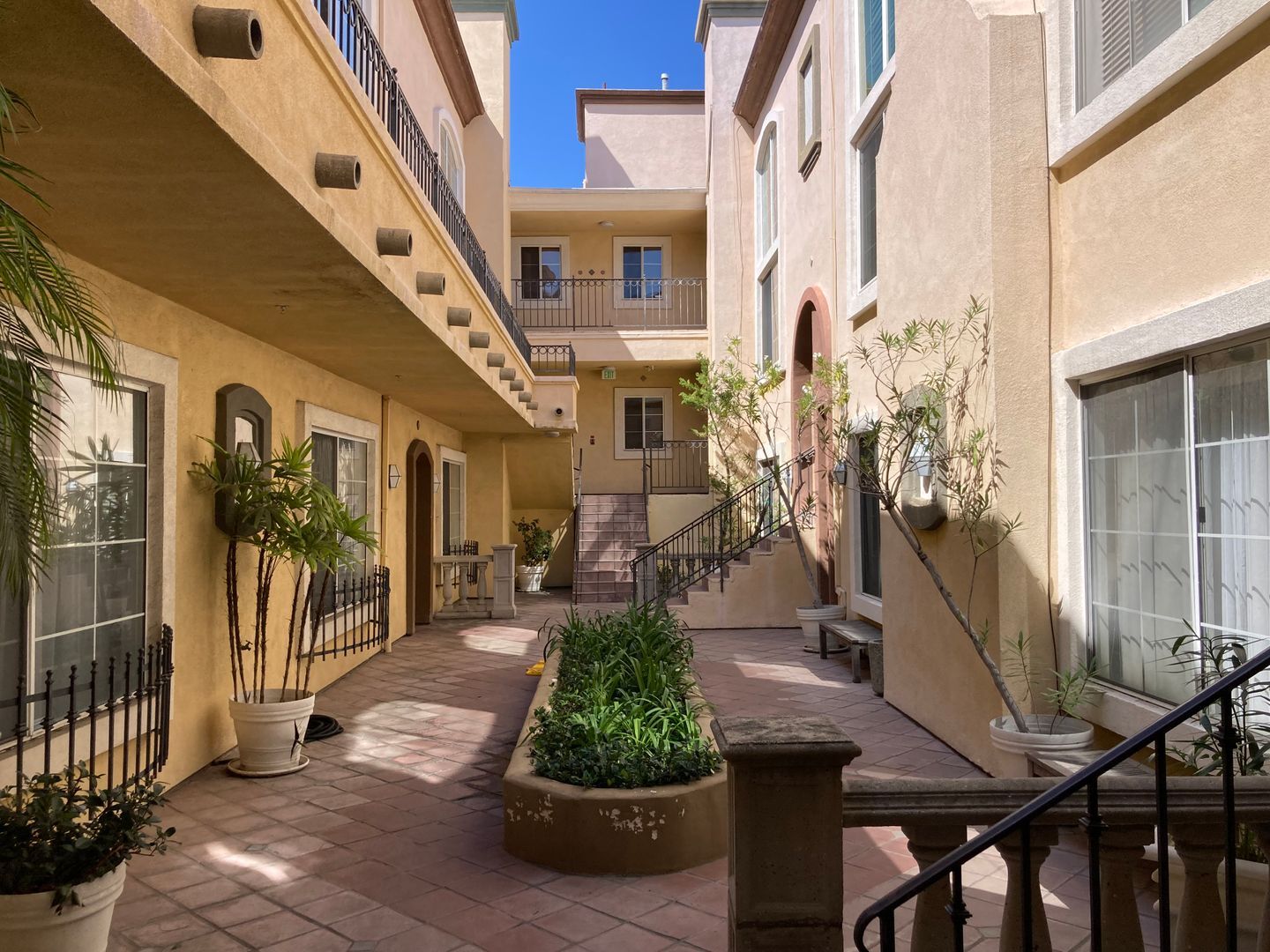 7037 La Tijera Blvd #B101 - Los Angeles - California - 2 bed, 2 bath rental property