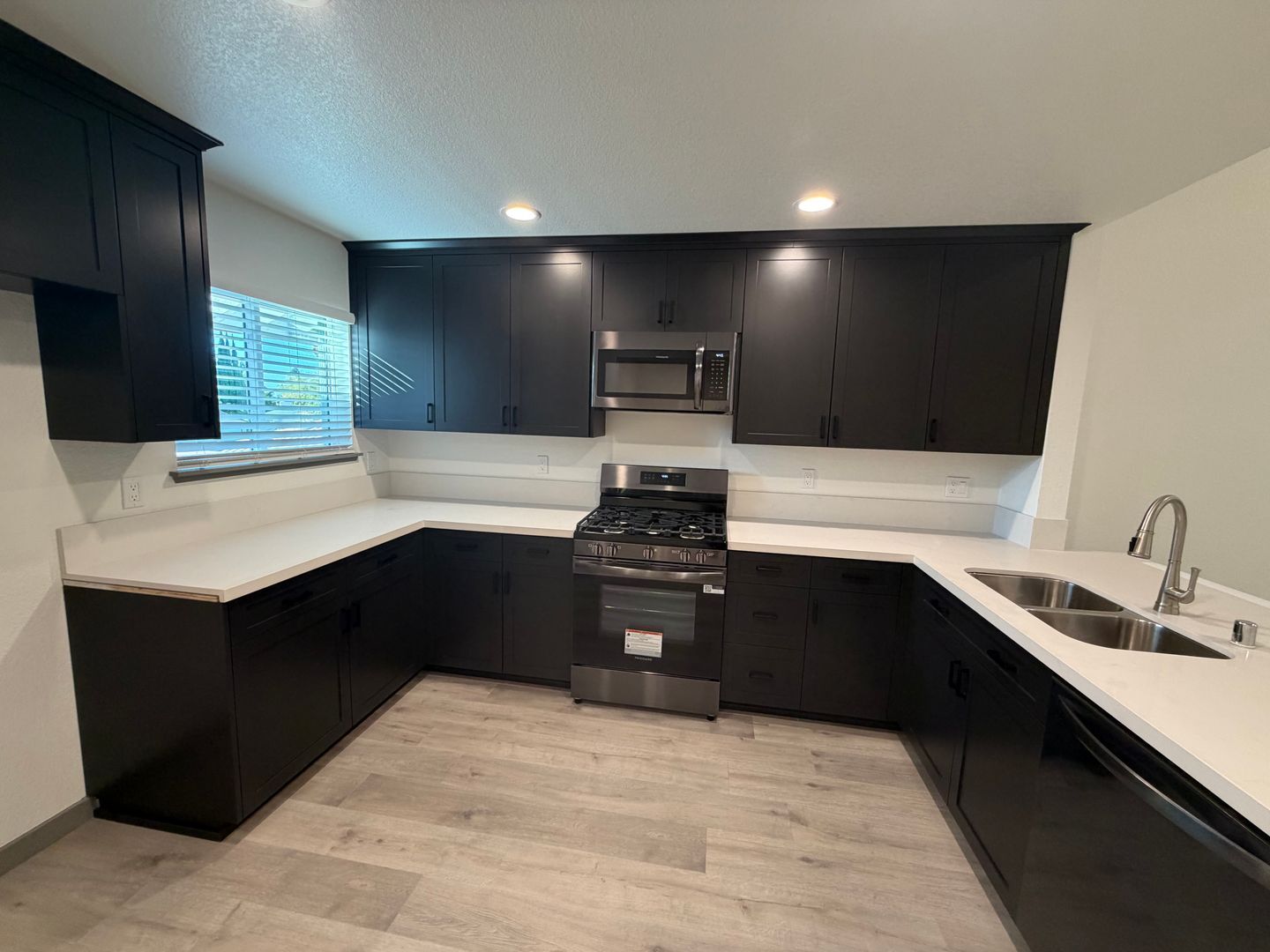 7330 Stratford Place  Unit 706 - Sacramento - California - 3 bed, 2 bath rental property