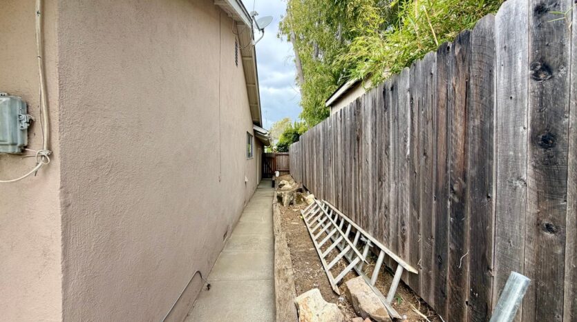 7616 Dartmoor Ave  - Goleta - California - 4 bed, 2 bath rental property