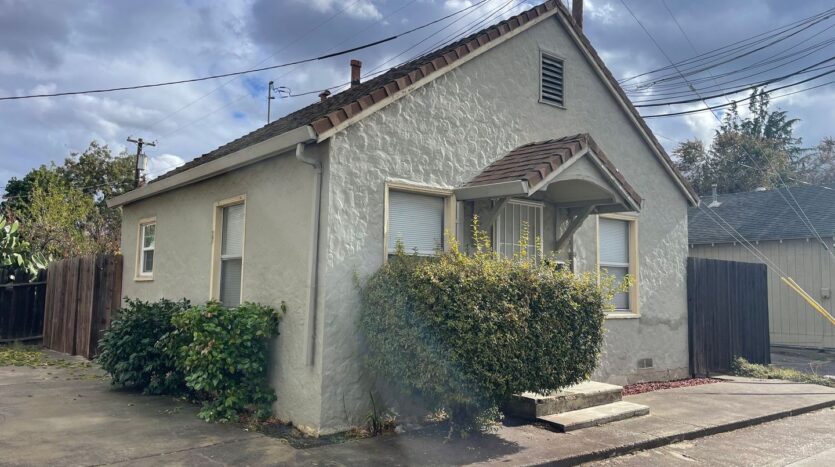 802 S Stockton St - Lodi - California - 1 bed, 1 bath rental property