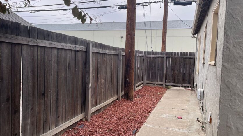 802 S Stockton St - Lodi - California - 1 bed, 1 bath rental property
