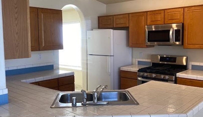 815 Glacier Bay St SE - Albuquerque - New Mexico - 3 bed, 2 bath rental property