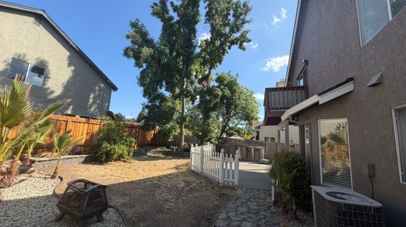 8420 Oak Flat Way  - Antelope - California - 4 bed, 3 bath rental property