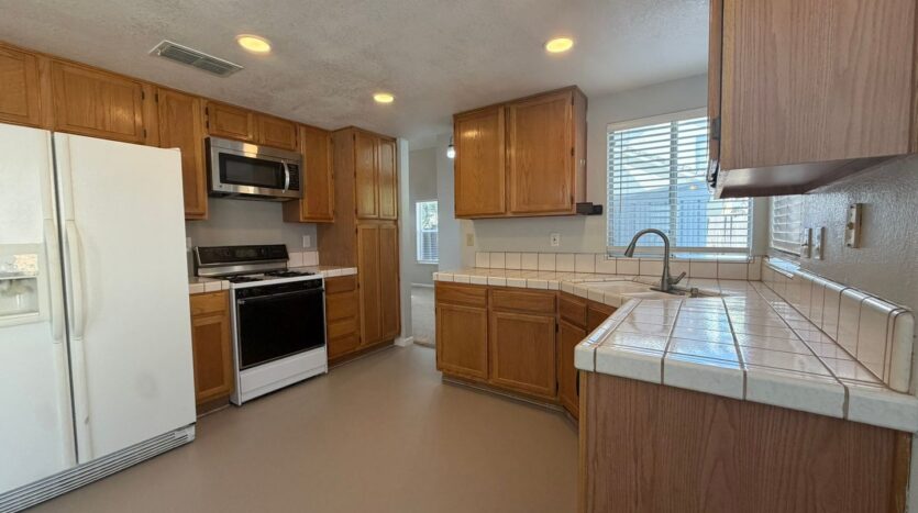 8420 Oak Flat Way  - Antelope - California - 4 bed, 3 bath rental property