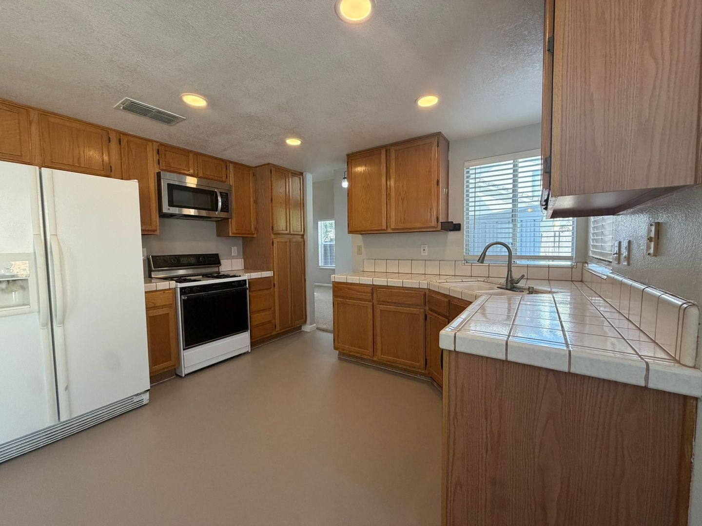 8420 Oak Flat Way  - Antelope - California - 4 bed, 3 bath rental property