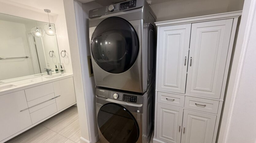 8707 Falmouth Ave Unit 304 - Los Angeles - California - 1 bed, 1 bath rental property