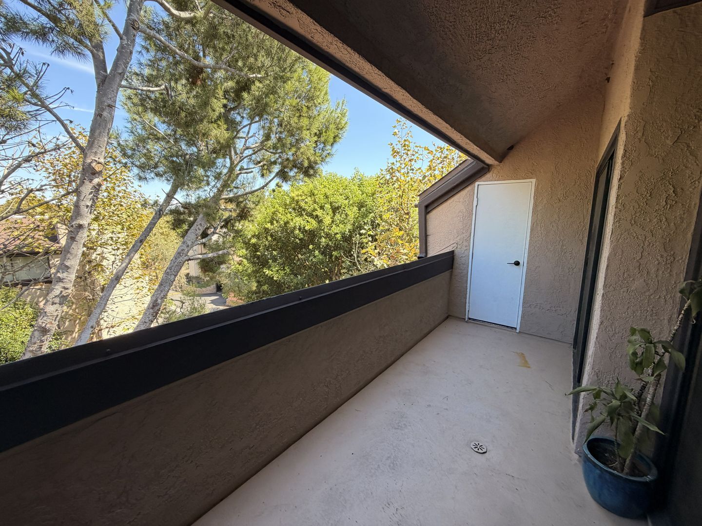 8707 Falmouth Ave Unit 304 - Los Angeles - California - 1 bed, 1 bath rental property