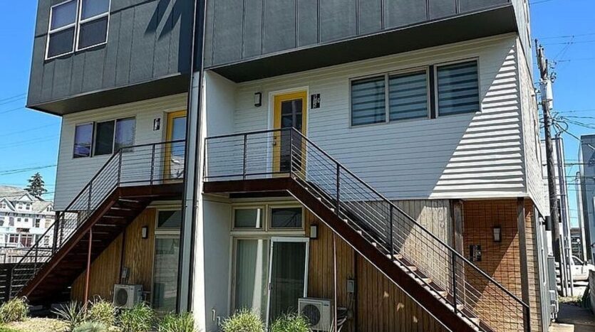 913 915 S J St  - Tacoma - Washington - 2 bed, 2 bath rental property