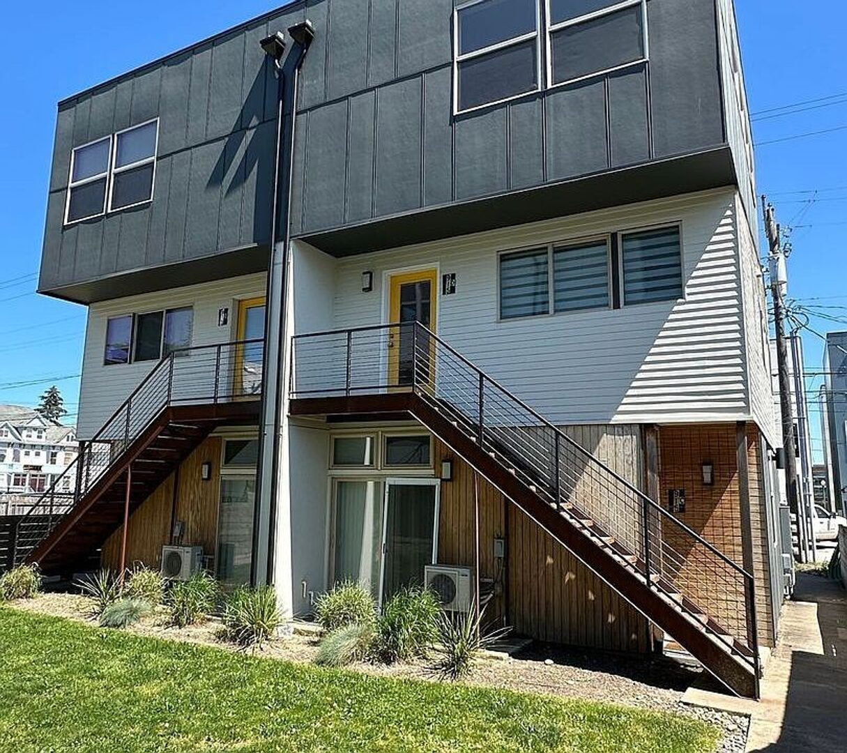 913 915 S J St  - Tacoma - Washington - 2 bed, 2 bath rental property