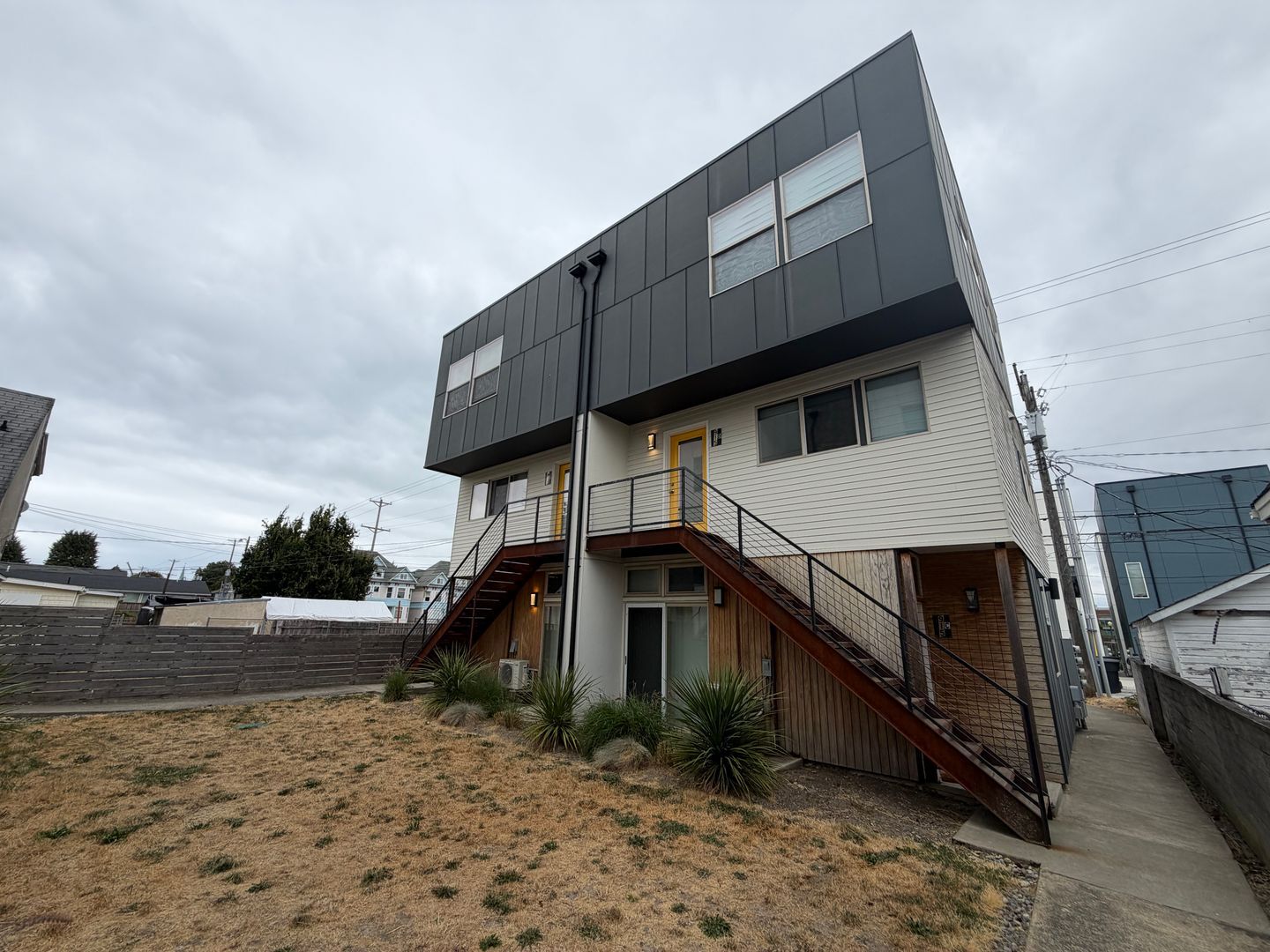 913 915 S J St  - Tacoma - Washington - 2 bed, 2 bath rental property