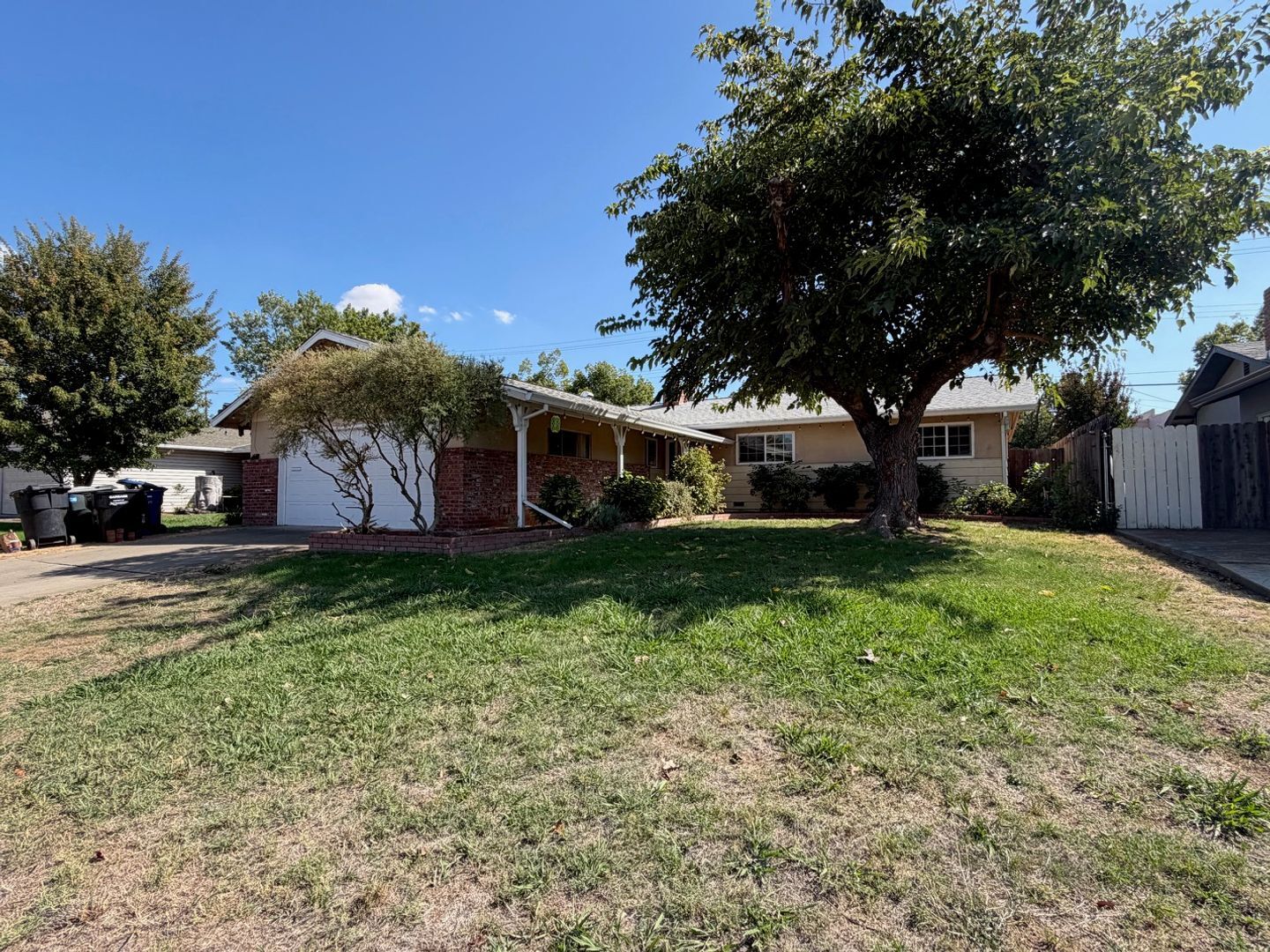 9152 Condesa Dr - Sacramento - California - 3 bed, 2 bath rental property